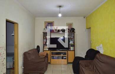 Imagem: A casa possui 4 Dormitórios, 4 Suítes, 5 Banheiros, 3 Vagas