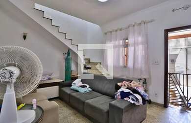 Imagem: A casa possui 3 Dormitórios, 1 Suíte, 4 Banheiros, 2 Vagas