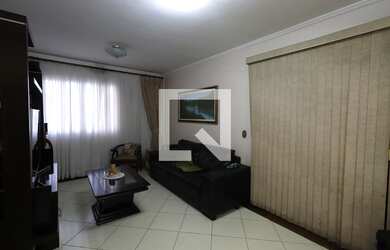 Imagem: A casa possui 3 Dormitórios, 1 Suíte, 5 Banheiros, 3 Vagas