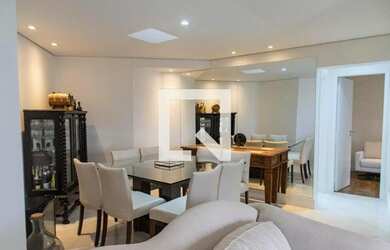 Imagem: O apartamento possui 3 Dormitórios, 1 Suíte, 4 Banheiros