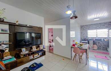 Imagem: A casa possui 8 Dormitórios, 7 Banheiros, 6 Vagas na garagem