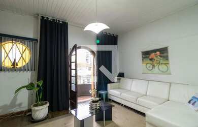 Imagem: A casa possui 2 Dormitórios, 2 Banheiros, 200m² de Área Privada