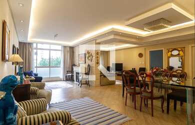 Imagem: O apartamento possui 2 Dormitórios, 1 Suíte, 2 Banheiros