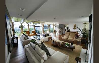 Imagem: O apartamento possui 6 Dormitórios, 4 Suítes, 7 Banheiros