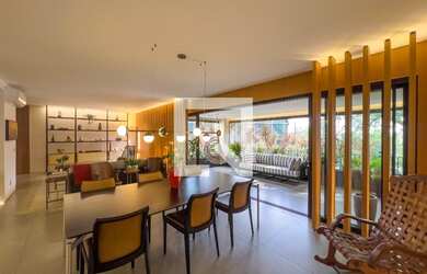 Imagem: O apartamento possui 4 Dormitórios, 4 Suítes, 4 Banheiros