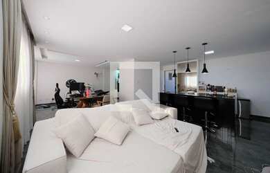 Imagem: O apartamento possui 5 Dormitórios, 1 Suíte, 5 Banheiros