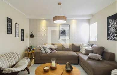 Imagem: A casa possui 3 Dormitórios, 1 Suíte, 3 Banheiros, 1 Vaga