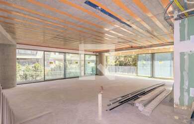 Imagem: O apartamento possui 4 Dormitórios, 4 Suítes, 5 Banheiros