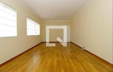 Imagem: O apartamento possui 3 Dormitórios, 1 Suíte, 2 Banheiros