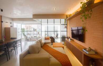 Imagem: O apartamento possui 2 Dormitórios, 1 Suíte, 2 Banheiros