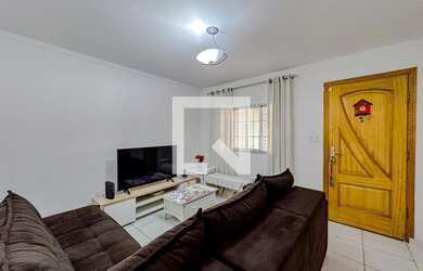 Imagem: A casa possui 2 Dormitórios, 1 Suíte, 2 Banheiros, 1 Vaga