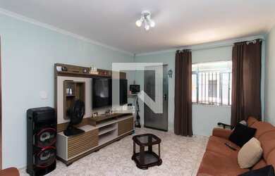 Imagem: A casa possui 1 Dormitório, 1 Banheiro, 1 Vaga na garagem