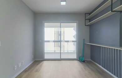 Imagem: O apartamento possui 2 Dormitórios, 1 Suíte, 2 Banheiros