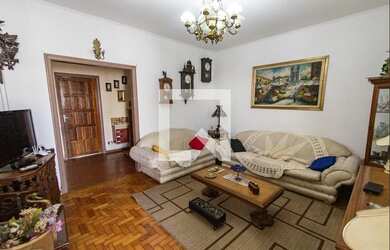 Imagem: A casa possui 4 Dormitórios, 3 Banheiros, 12 Vagas na garagem