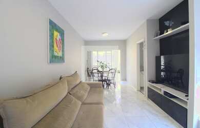 Imagem: A casa possui 3 Dormitórios, 1 Suíte, 2 Banheiros, 2 Vagas