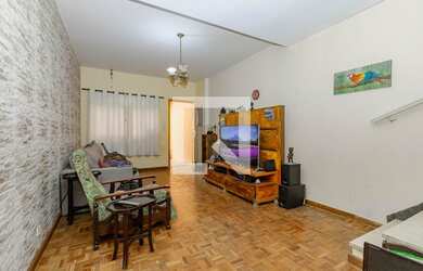 Imagem: A casa à venda possui 3 Dormitórios, 2 Banheiros, 1 Vaga na