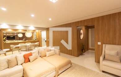 Imagem: O apartamento possui 4 Dormitórios, 1 Suíte, 2 Banheiros