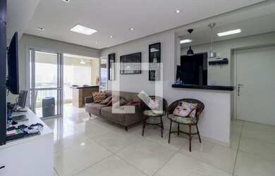 Imagem: O apartamento possui 3 Dormitórios, 1 Suíte, 2 Banheiros