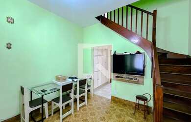 Imagem: A casa possui 2 Dormitórios, 1 Banheiro, 80m² de Área Privada