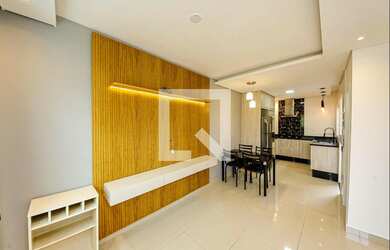 Imagem: A casa em condomínio possui 2 Dormitórios, 2 Suítes, 3 Banheiros