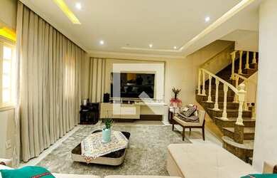 Imagem: A casa possui 5 Dormitórios, 4 Suítes, 6 Banheiros, 5 Vagas