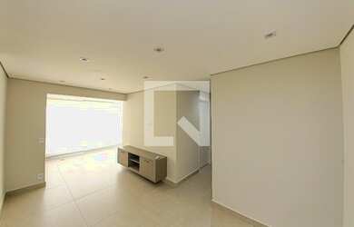 Imagem: O apartamento possui 2 Dormitórios, 1 Suíte, 2 Banheiros