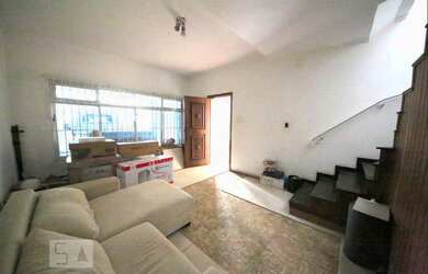 Imagem: A casa possui 3 Dormitórios, 1 Suíte, 3 Banheiros, 2 Vagas