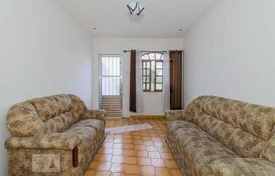 Imagem: A casa possui 3 Dormitórios, 1 Suíte, 2 Banheiros, 2 Vagas