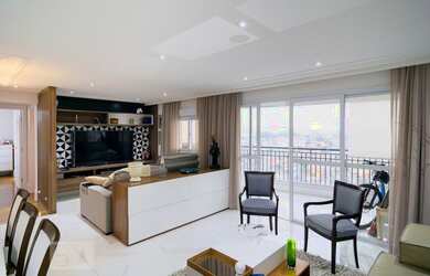 Imagem: O apartamento possui 3 Dormitórios, 3 Suítes, 4 Banheiros