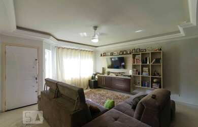 Imagem: A casa possui 3 Dormitórios, 3 Suítes, 4 Banheiros, 6 Vagas