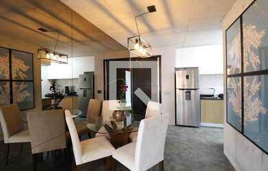 Imagem: O apartamento possui 2 Dormitórios, 1 Suíte, 2 Banheiros