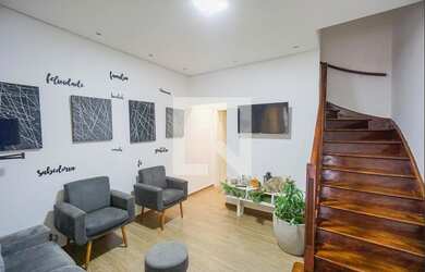 Imagem: A casa possui 3 Dormitórios, 3 Suítes, 5 Banheiros, 1 Vaga