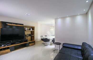 Imagem: A casa possui 3 Dormitórios, 3 Suítes, 4 Banheiros, 4 Vagas