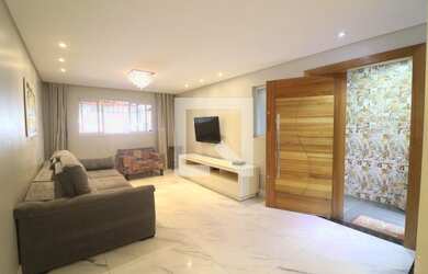 Imagem: A casa possui 3 Dormitórios, 1 Suíte, 4 Banheiros, 2 Vagas