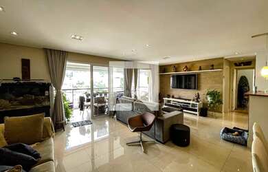 Imagem: O apartamento possui 2 Dormitórios, 1 Suíte, 2 Banheiros