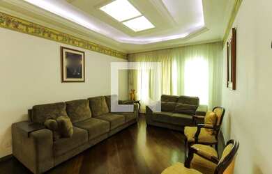 Imagem: A casa possui 3 Dormitórios, 1 Suíte, 3 Banheiros, 2 Vagas