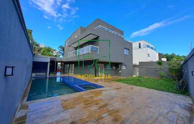 Imagem: A casa em condomínio possui 6 Dormitórios, 6 Suítes, 8 Banheiros