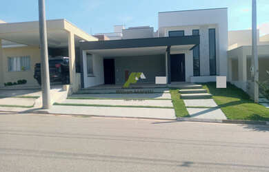 Imagem: A casa possui 3 Dormitórios, 1 Suíte, 3 Banheiros, 2 Vagas