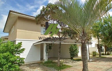 Imagem: A casa possui 3 Dormitórios, 1 Suíte, 4 Banheiros, 3 Vagas