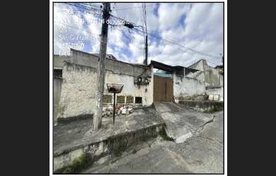 Imagem: A casa possui 1 Dormitório, 1 Banheiro, 49m² de Área e 93m²