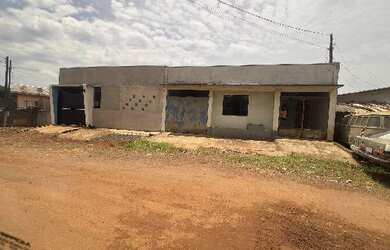 Imagem: A casa possui 2 Dormitórios, 1 Banheiro, 48m² de Área, 255m²