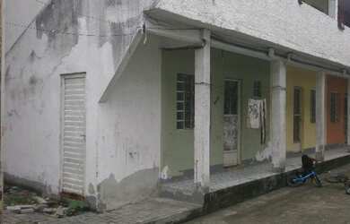 Imagem: A casa possui 1 Dormitório, 1 Banheiro, 37m² de Área e 233m²