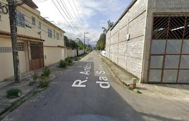 Imagem: A casa possui 2 Dormitórios, 1 Banheiro, 1 Vaga na garagem