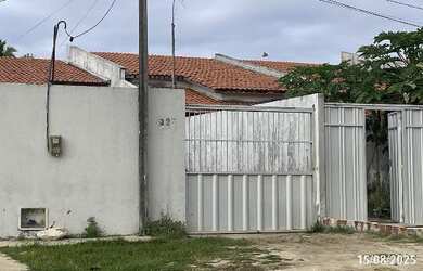 Imagem: A casa possui 2 Dormitórios, 1 Banheiro, 91m² de Área, 208m²