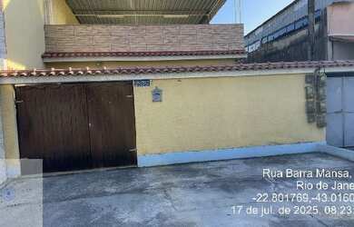 Imagem: A casa possui 2 Dormitórios, 1 Banheiro, 66m² de Área, 300m²