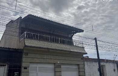 Imagem: A casa possui 1 Dormitório, 1 Banheiro, 272m² de Área, 136m²