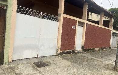 Imagem: A casa possui 3 Dormitórios, 1 Banheiro, 84m² de Área, 250m²