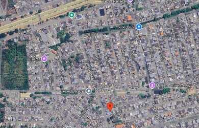 Imagem: A casa possui 2 Dormitórios, 1 Banheiro, 77m² de Área, 128m²