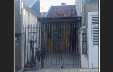 Imagem: A casa possui 1 Dormitório, 1 Banheiro, 43m² de Área e 80m²