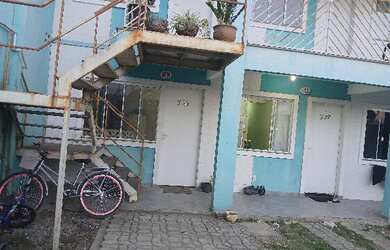 Imagem: A casa e possui 1 Dormitório, 1 Banheiro, 1 Vaga na garagem